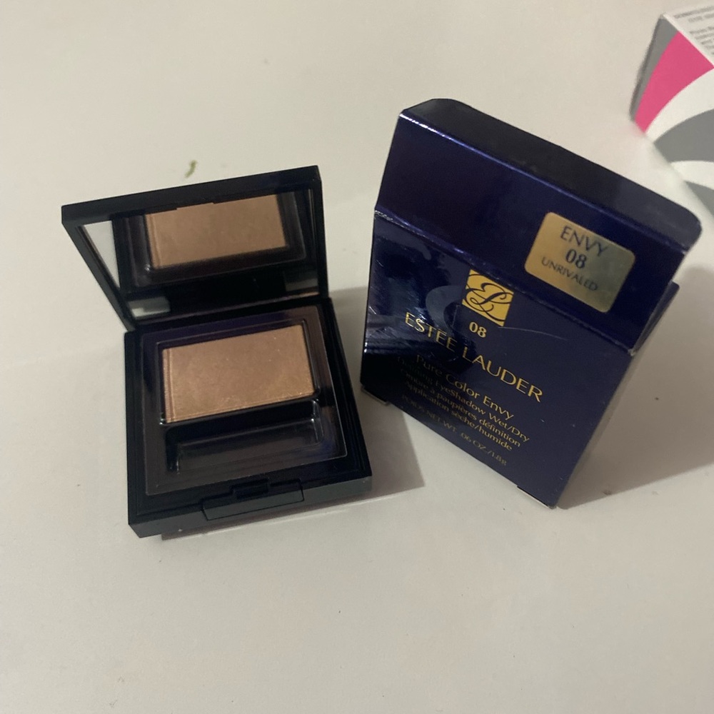 ESTEE LAUDER 08 ENVY UNRAVELED EYESHADOW NIB NO APPLICATOR
